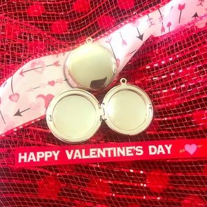 NWOT silver locket add your pics VALENTINES GIFT!
